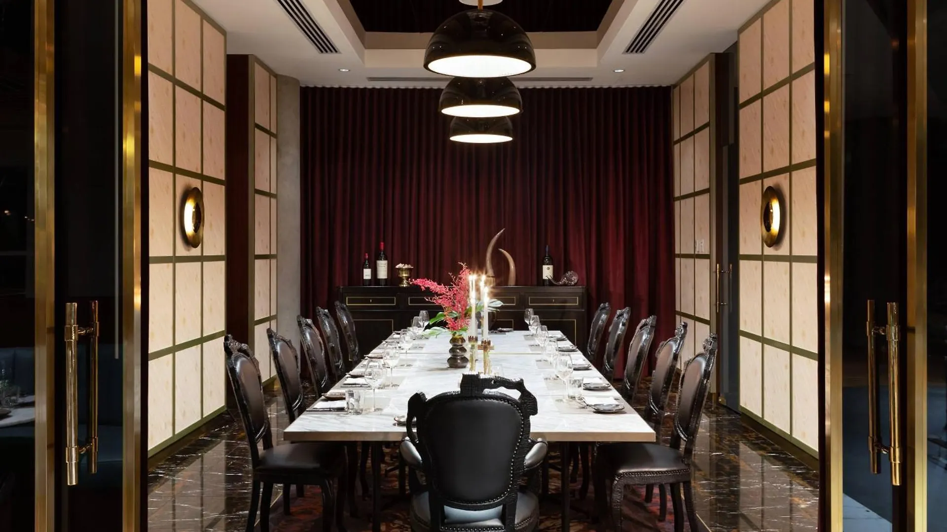 The Douglas, Autograph Collection Vancouver 5*,