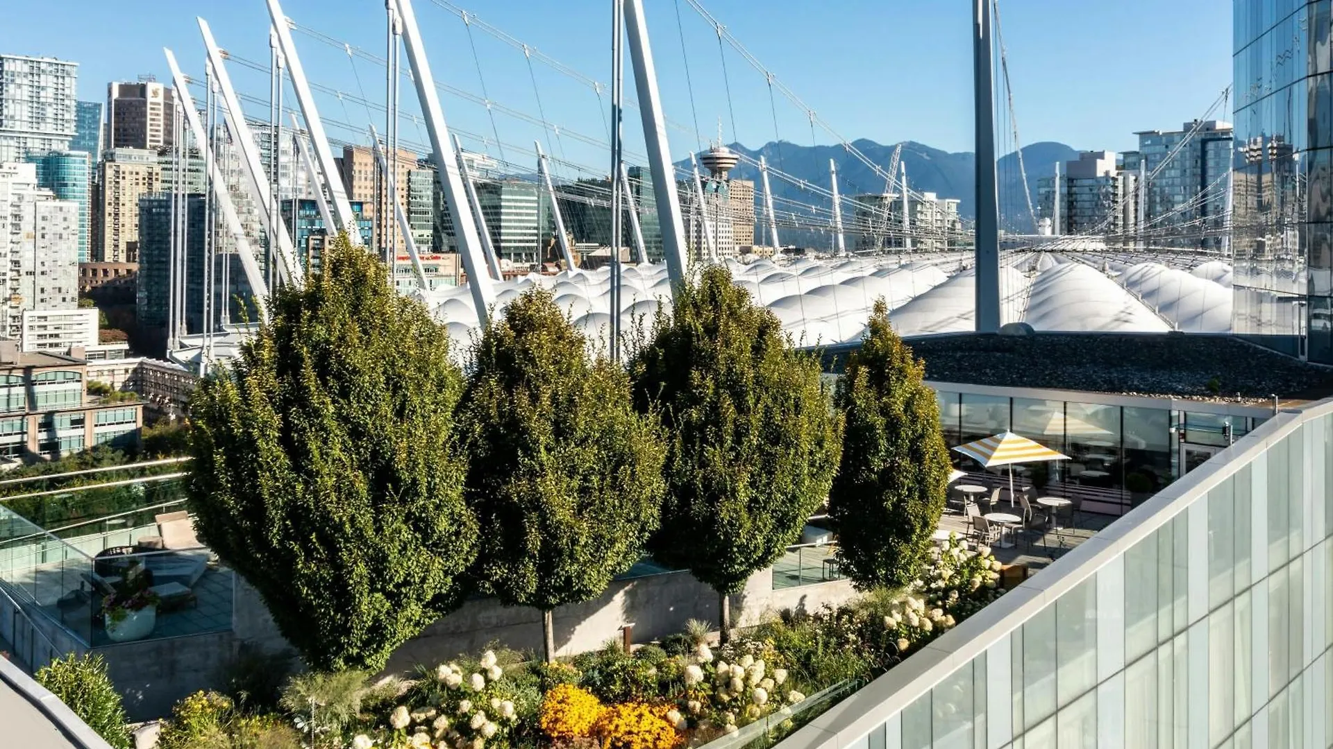 ***** Hotel The Douglas, Autograph Collection Vancouver Canada